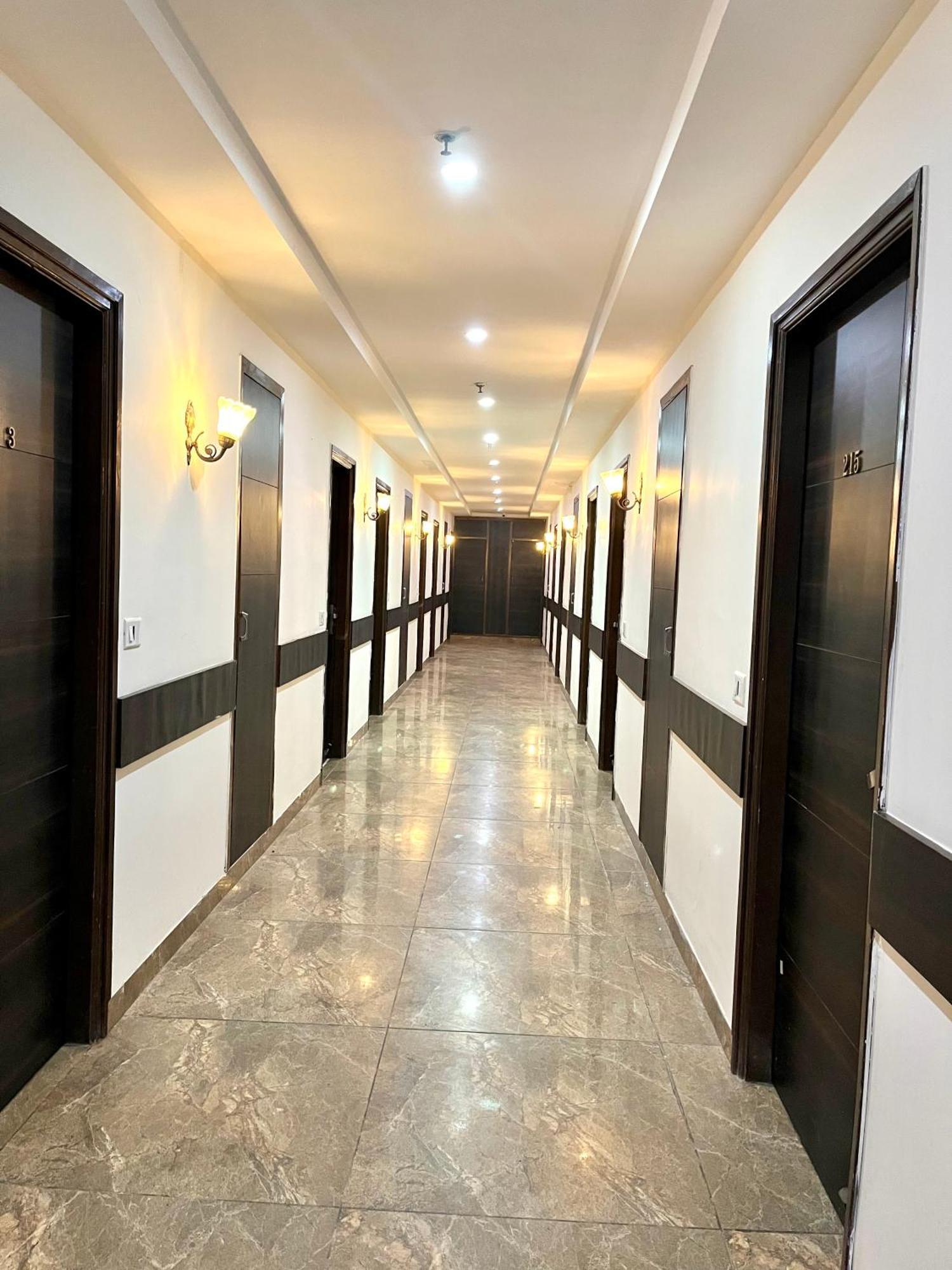 Hotel Jb Residency Zirakpur !! Top Rated & Most Awarded Property In Zirakpur Zewnętrze zdjęcie