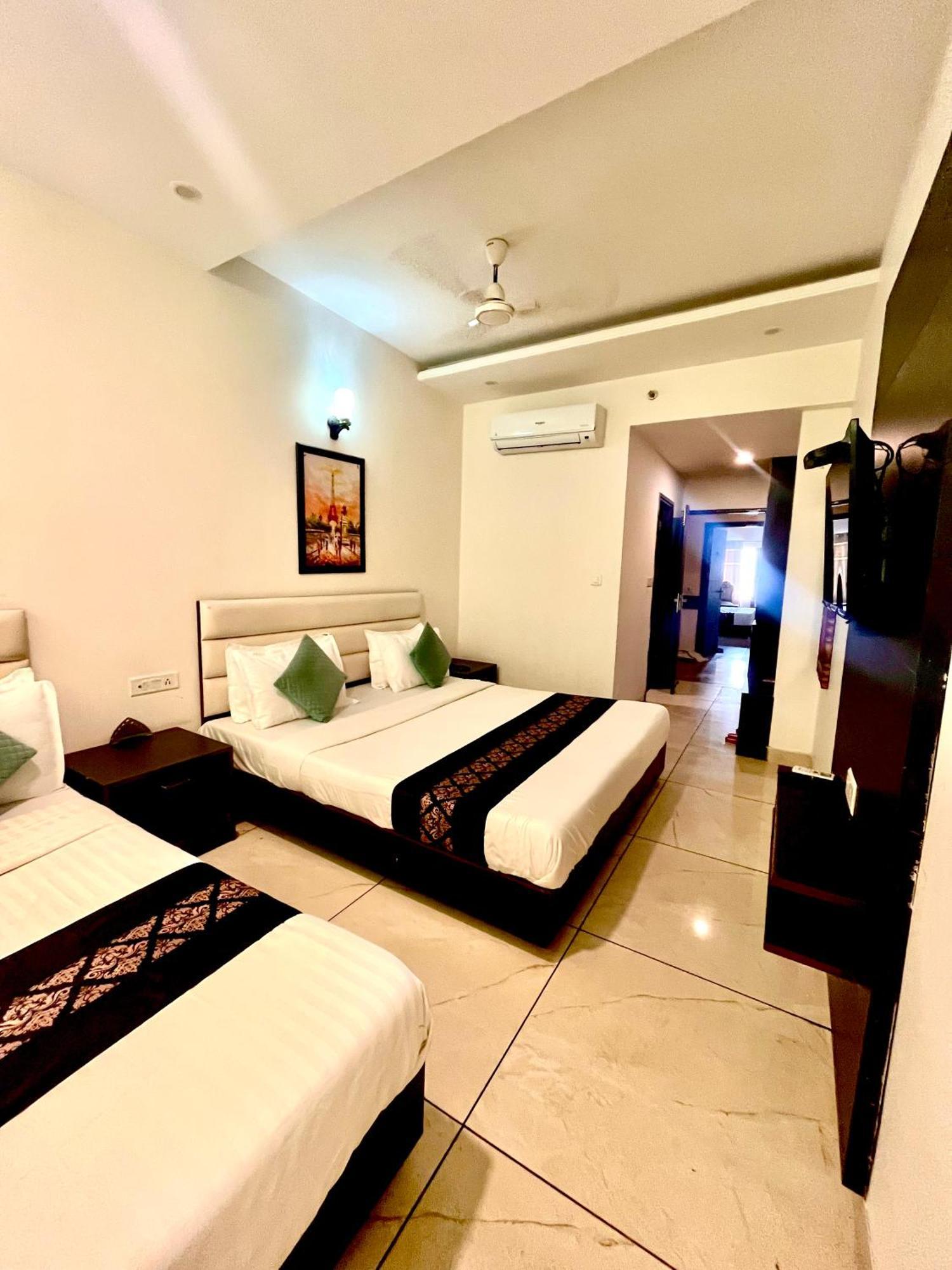 Hotel Jb Residency Zirakpur !! Top Rated & Most Awarded Property In Zirakpur Zewnętrze zdjęcie